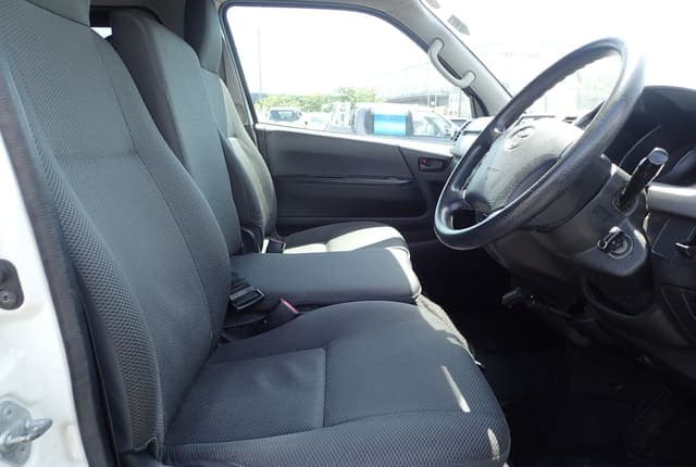 2011 Toyota HiAce JDM car for sale — photo 17 of 25