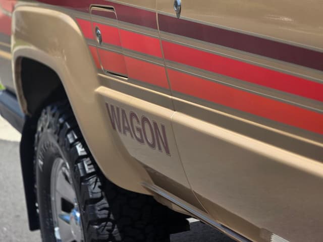1987 Toyota Hilux Surf JDM car for sale — photo 20 of 25