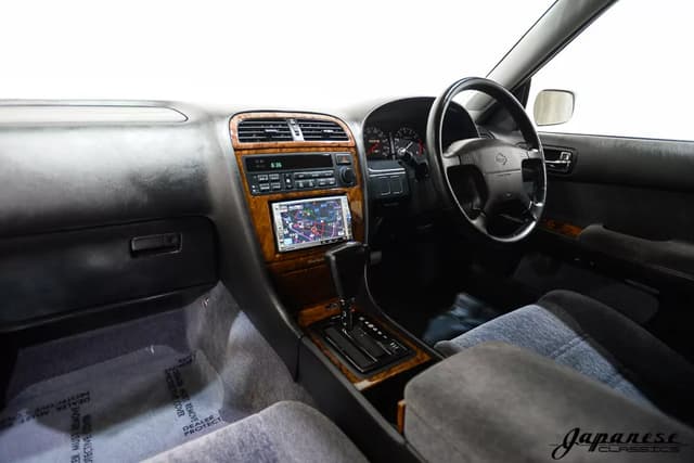 1996 Nissan Gloria JDM car for sale — photo 9 of 25