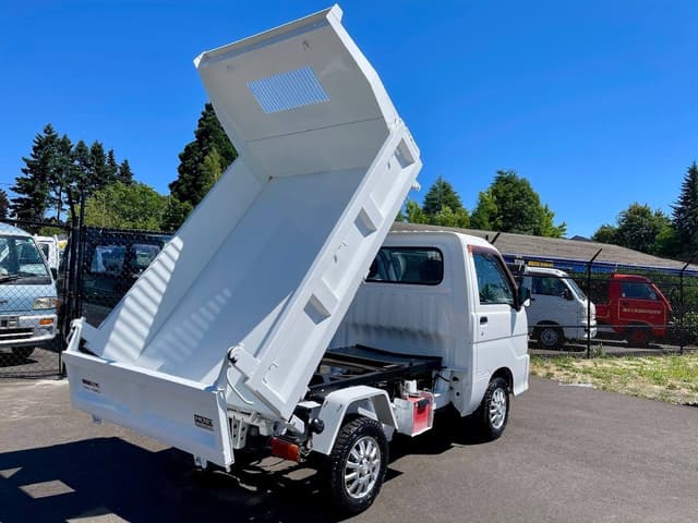 1999 Daihatsu Hijet JDM car for sale — photo 9 of 25