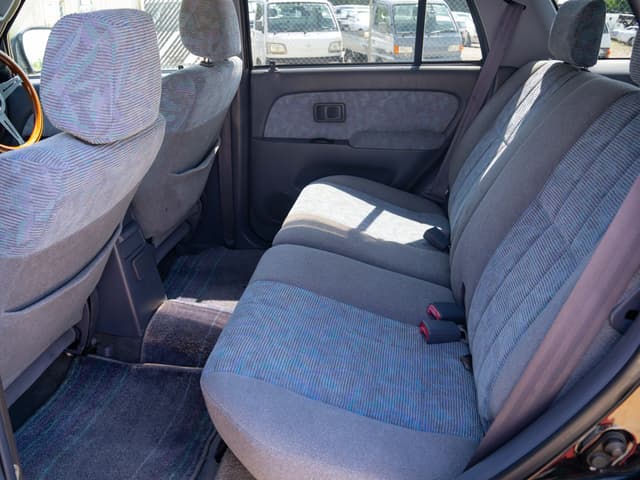 1998 Toyota Hilux Surf JDM car for sale — photo 12 of 15