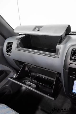 1999 Toyota Hilux JDM car for sale — photo 14 of 25
