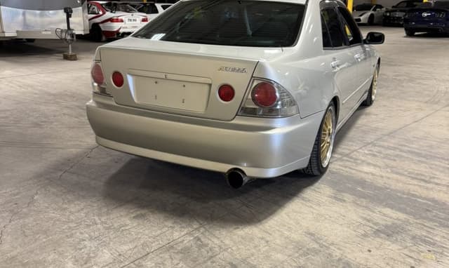 1998 Toyota Altezza JDM car for sale — photo 8 of 25