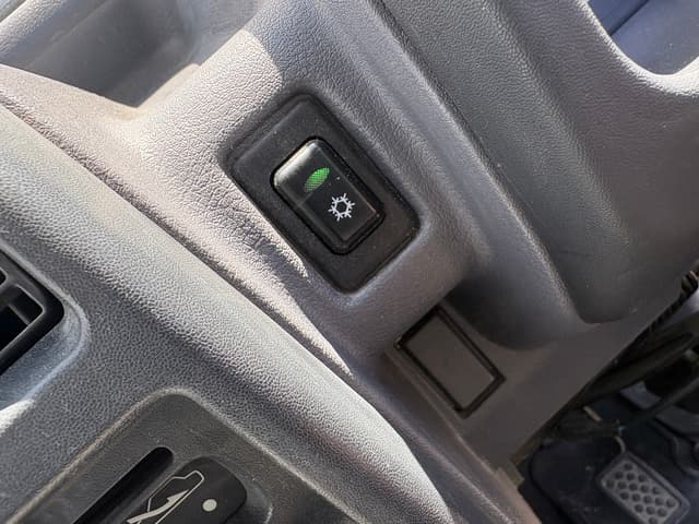 1998 Mitsubishi Minicab JDM car for sale — photo 18 of 25