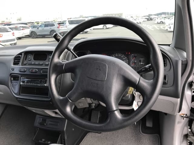 2002 Mitsubishi Delica JDM car for sale — photo 19 of 25
