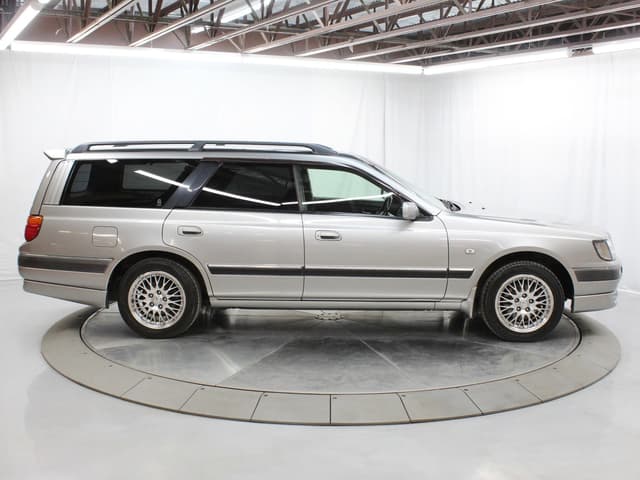 1997 Nissan Stagea JDM car for sale — photo 8 of 25