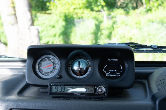 1999 Mitsubishi Delica JDM car for sale — photo 13 of 15