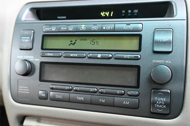 2000 Toyota Crown JDM car for sale — photo 19 of 20