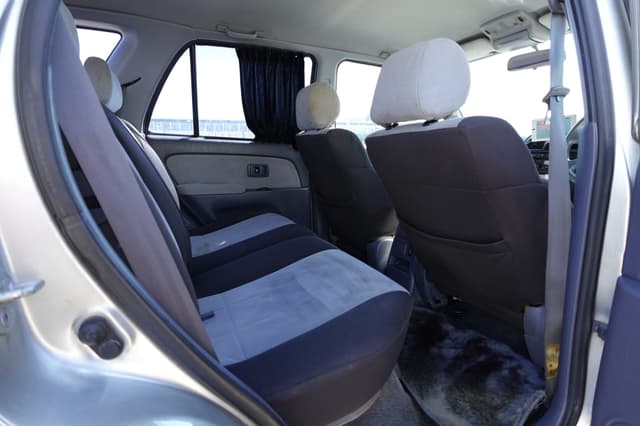 1999 Toyota Hilux Surf JDM car for sale — photo 17 of 21