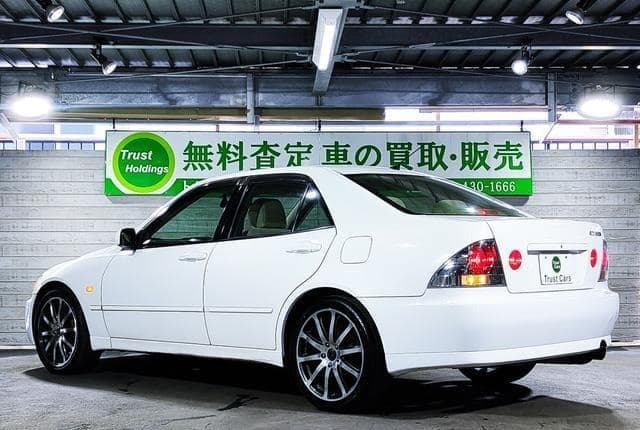 2002 Toyota Altezza JDM car for sale — photo 13 of 25