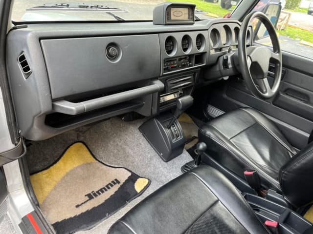 1997 Suzuki Jimny JDM car for sale — photo 12 of 17