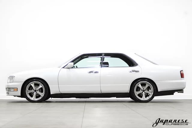 1996 Nissan Gloria JDM car for sale — photo 4 of 25