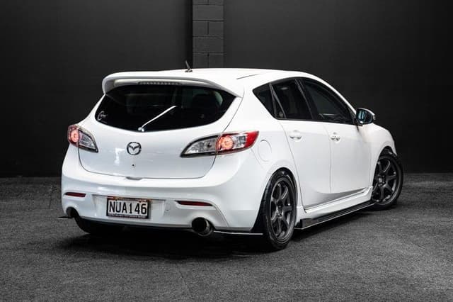 2010 Mazda Axela JDM car for sale — photo 14 of 19