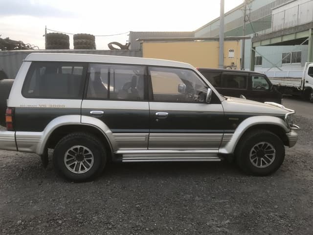 1993 Mitsubishi Pajero JDM car for sale — photo 3 of 5