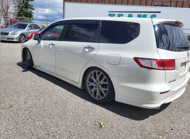 2010 Honda Odyssey JDM car for sale — photo 4 of 16