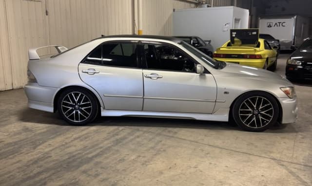 1999 Toyota Altezza JDM car for sale — photo 6 of 25