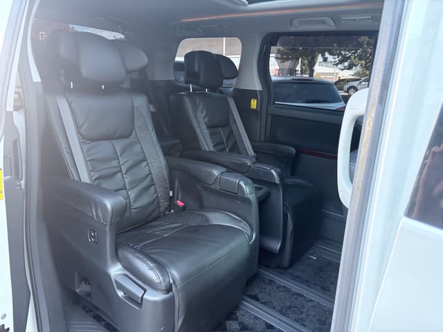 2010 Toyota Vellfire JDM car for sale — photo 17 of 21