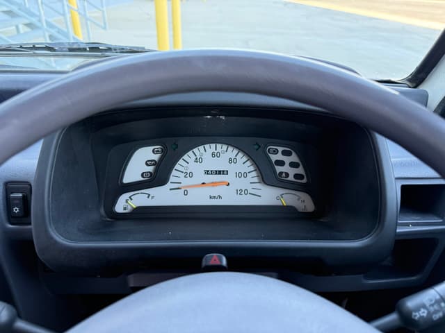 1998 Mitsubishi Minicab JDM car for sale — photo 14 of 17