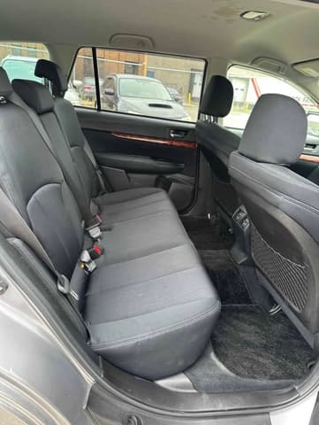 2010 Subaru Legacy JDM car for sale — photo 10 of 11