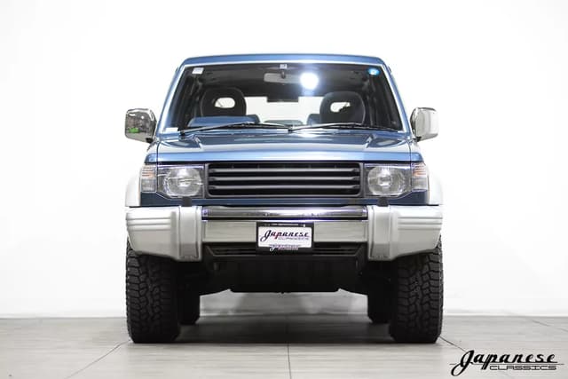 1991 Mitsubishi Pajero JDM car for sale — photo 2 of 25
