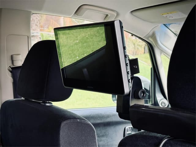 2009 Mitsubishi Delica JDM car for sale — photo 23 of 25