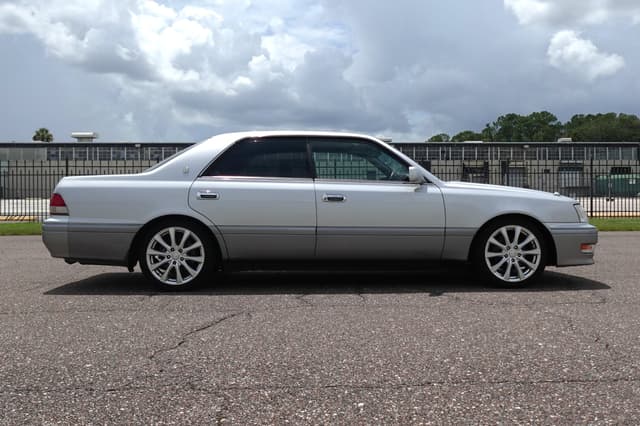 1999 Toyota Crown JDM car for sale — photo 5 of 19