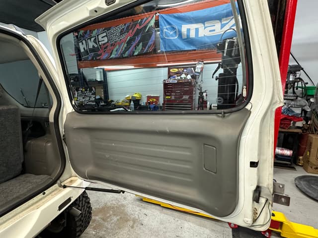 1999 Suzuki Jimny JDM car for sale — photo 4 of 25