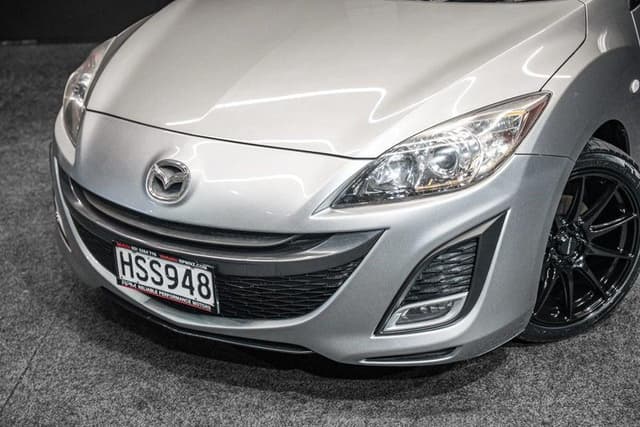 2011 Mazda Axela JDM car for sale — photo 2 of 16
