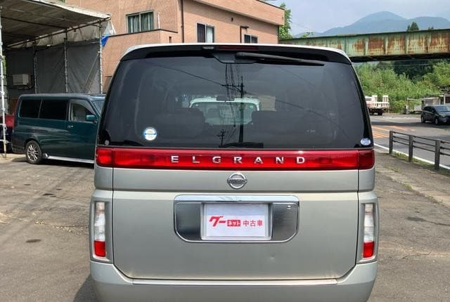 2003 Nissan Elgrand JDM car for sale — photo 8 of 25