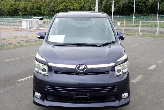2008 Toyota Voxy JDM car for sale — photo 8 of 25