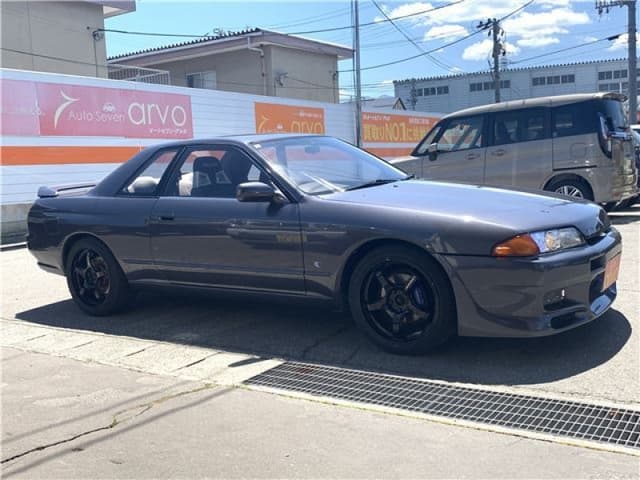1992 Nissan Skyline JDM car for sale — photo 5 of 5