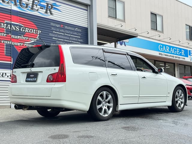 2005 Nissan Stagea JDM car for sale — photo 2 of 25