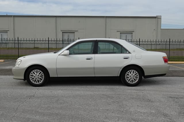 2000 Toyota Crown JDM car for sale — photo 9 of 18