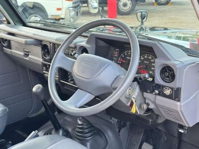 2001 Toyota Land Cruiser JDM car for sale — photo 15 of 25