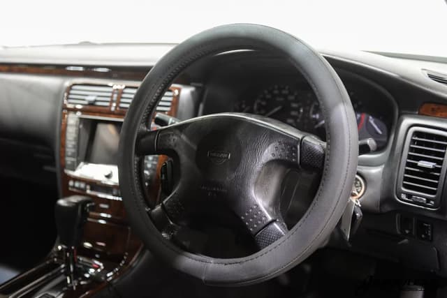 1997 Nissan Cima JDM car for sale — photo 12 of 25