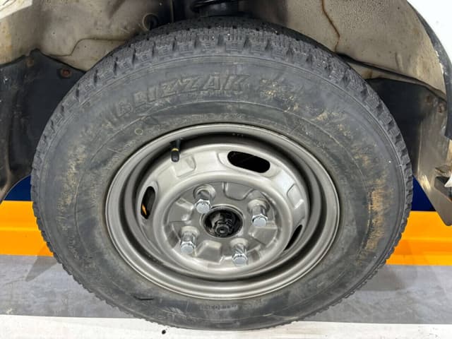 1997 Mitsubishi Minicab JDM car for sale — photo 13 of 23