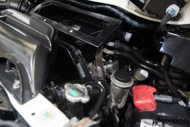 1999 Toyota Grand Hiace JDM car for sale — photo 24 of 25
