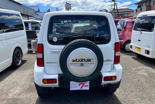 2010 Suzuki Jimny JDM car for sale — photo 17 of 20