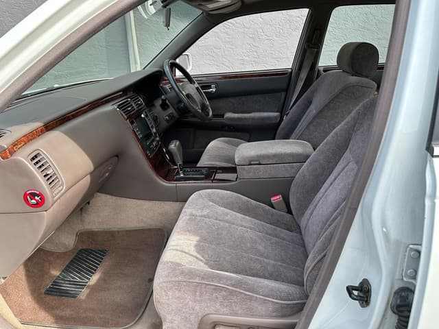 1996 Nissan Cima JDM car for sale — photo 8 of 25
