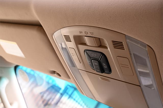 2012 Toyota Alphard JDM car for sale — photo 23 of 25