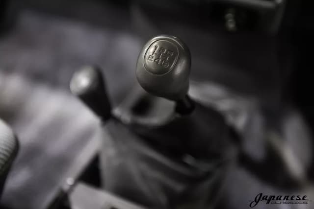 1990 Toyota Hilux JDM car for sale — photo 11 of 25