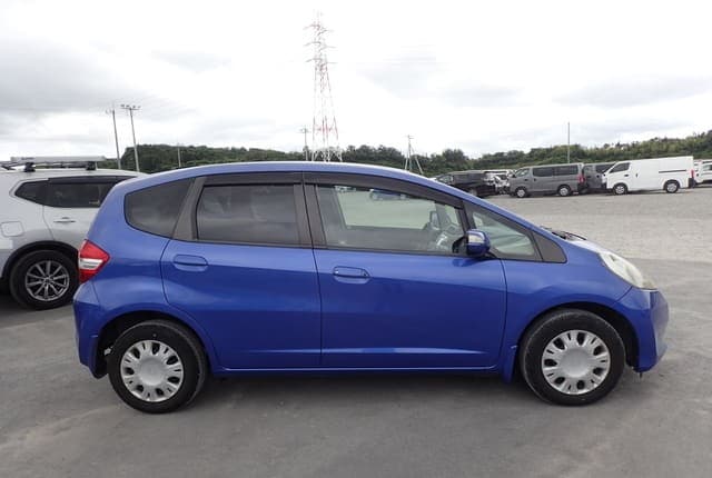 2011 Honda Fit JDM car for sale — photo 6 of 25