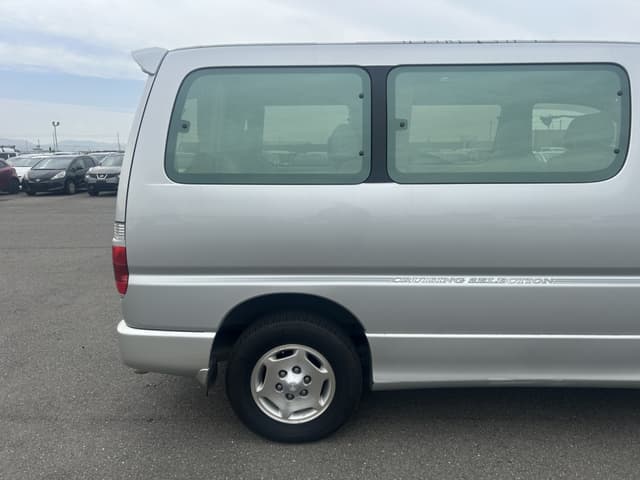 2001 Toyota Grand Hiace JDM car for sale — photo 4 of 25