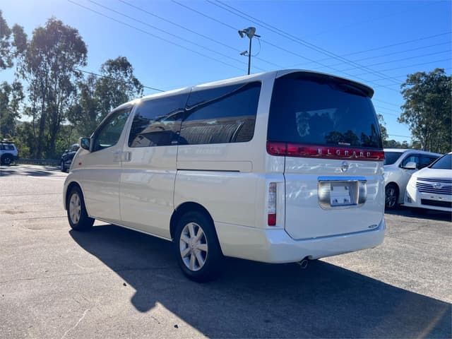 2003 Nissan Elgrand JDM car for sale — photo 8 of 16