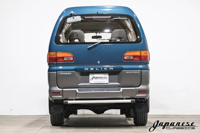 1994 Mitsubishi Delica JDM car for sale — photo 7 of 25