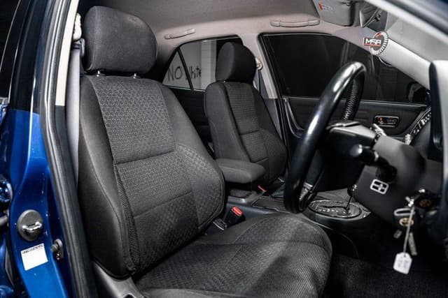 2003 Toyota Altezza JDM car for sale — photo 14 of 19