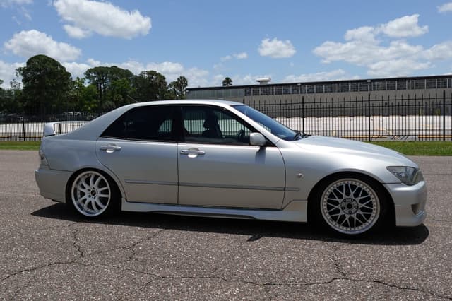 1998 Toyota Altezza JDM car for sale — photo 6 of 19