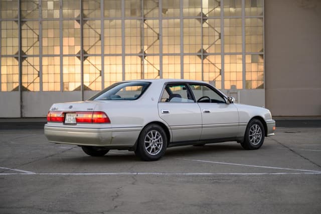 1996 Toyota Crown JDM car for sale — photo 7 of 24