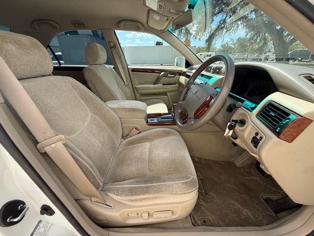 2000 Toyota Crown JDM car for sale — photo 17 of 20