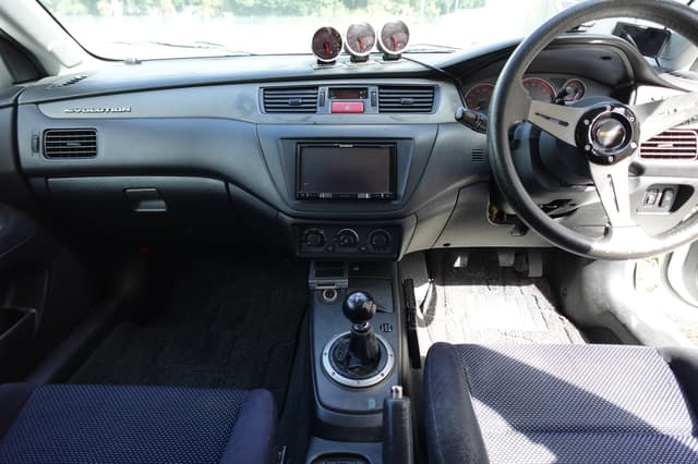 2001 Mitsubishi Lancer Evolution JDM car for sale — photo 12 of 15